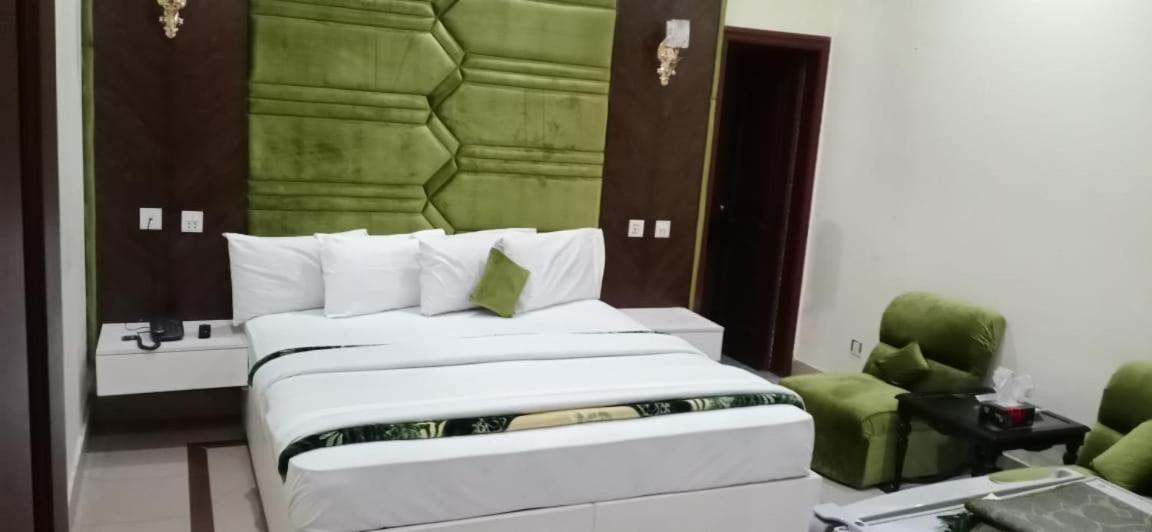 Hotel Pak Continental มุลตาน ภายนอก รูปภาพ