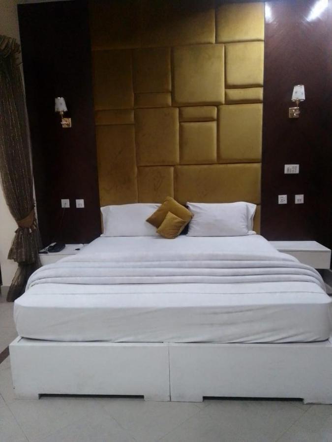 Hotel Pak Continental มุลตาน ภายนอก รูปภาพ