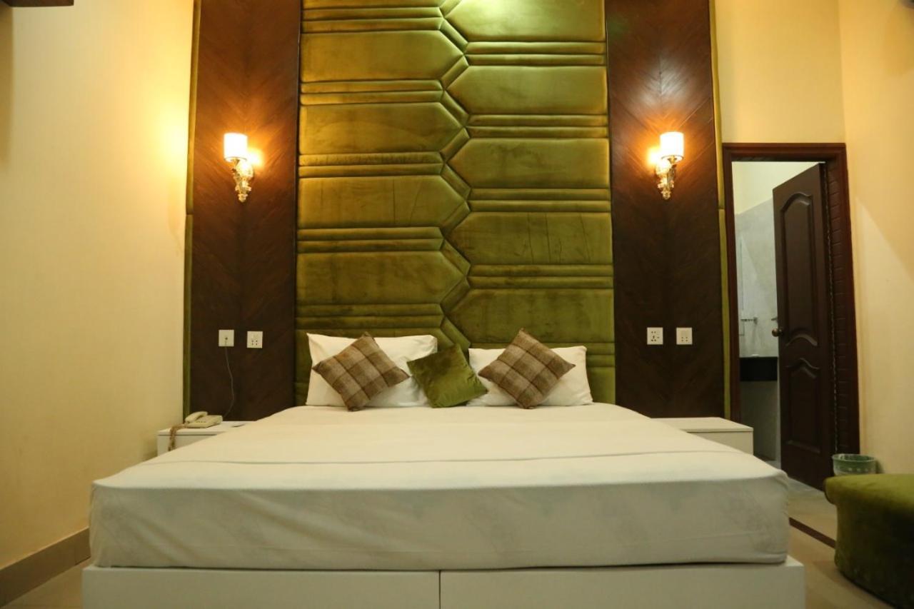 Hotel Pak Continental มุลตาน ภายนอก รูปภาพ