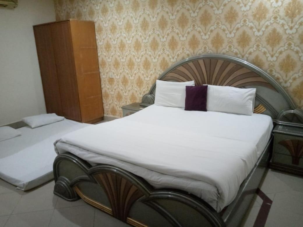 Hotel Pak Continental มุลตาน ภายนอก รูปภาพ