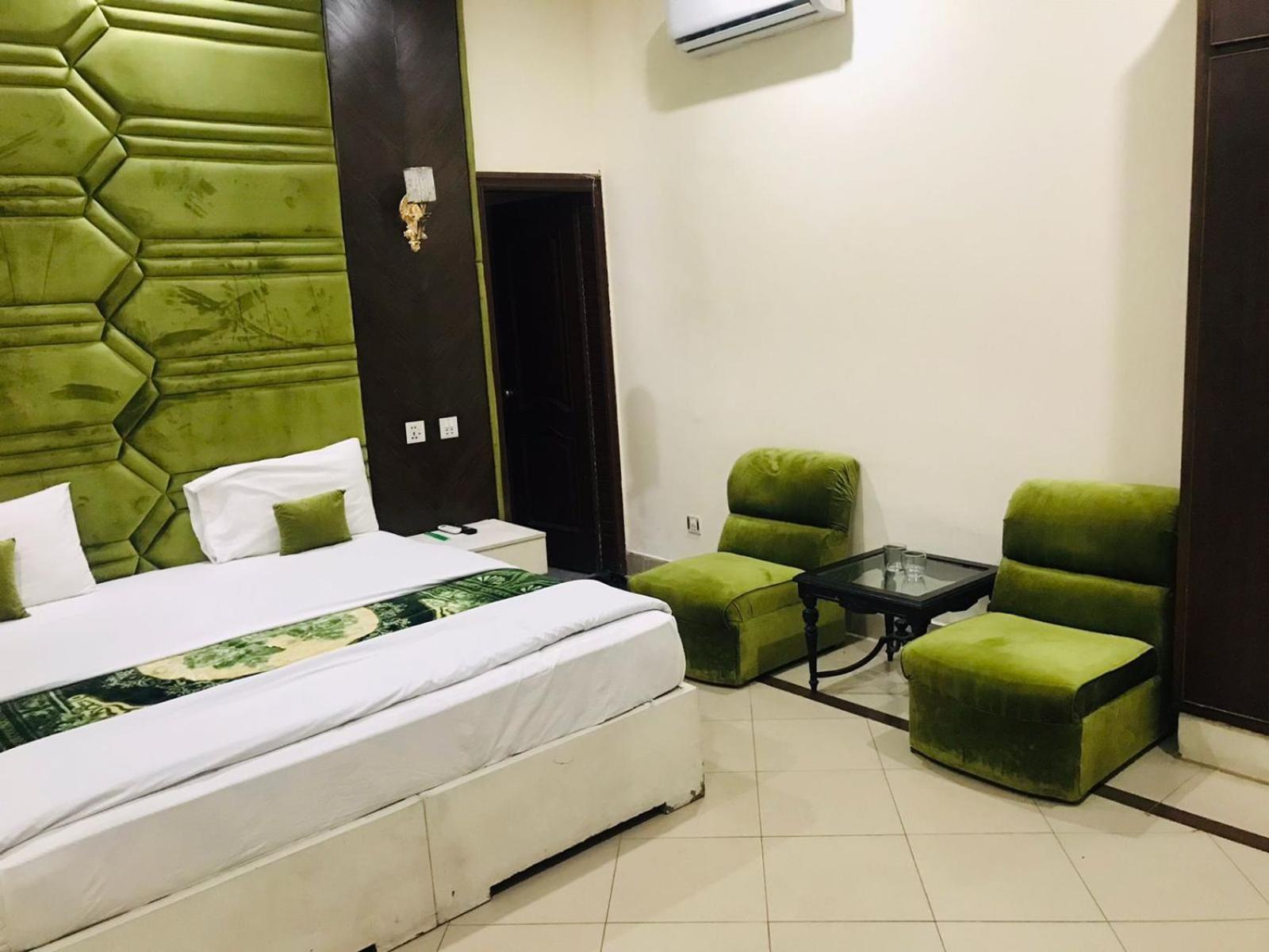 Hotel Pak Continental มุลตาน ภายนอก รูปภาพ