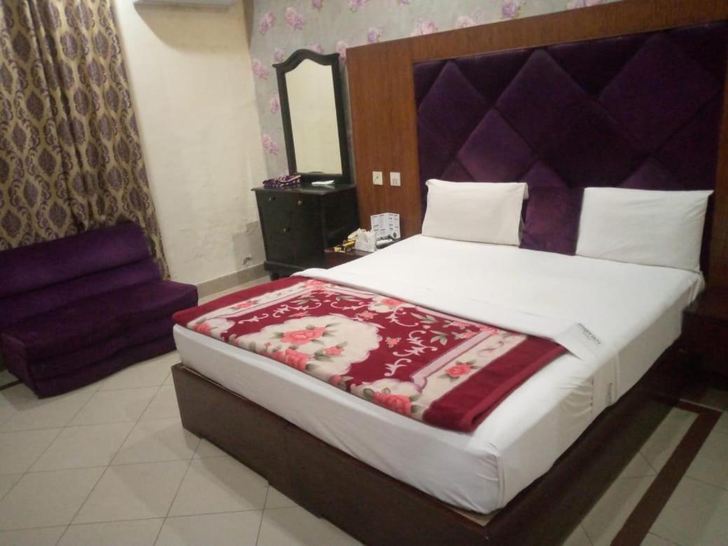 Hotel Pak Continental มุลตาน ภายนอก รูปภาพ