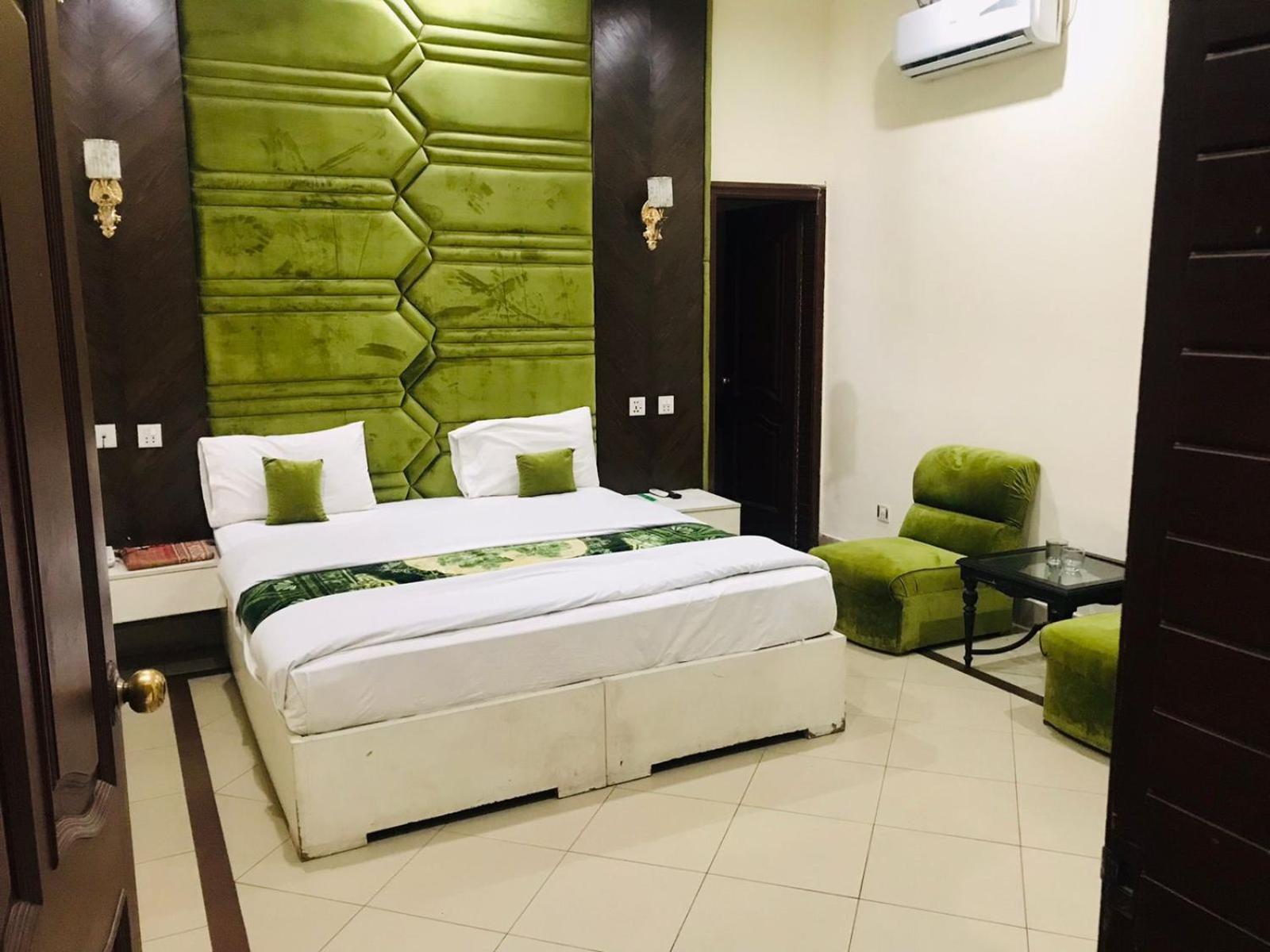 Hotel Pak Continental มุลตาน ภายนอก รูปภาพ