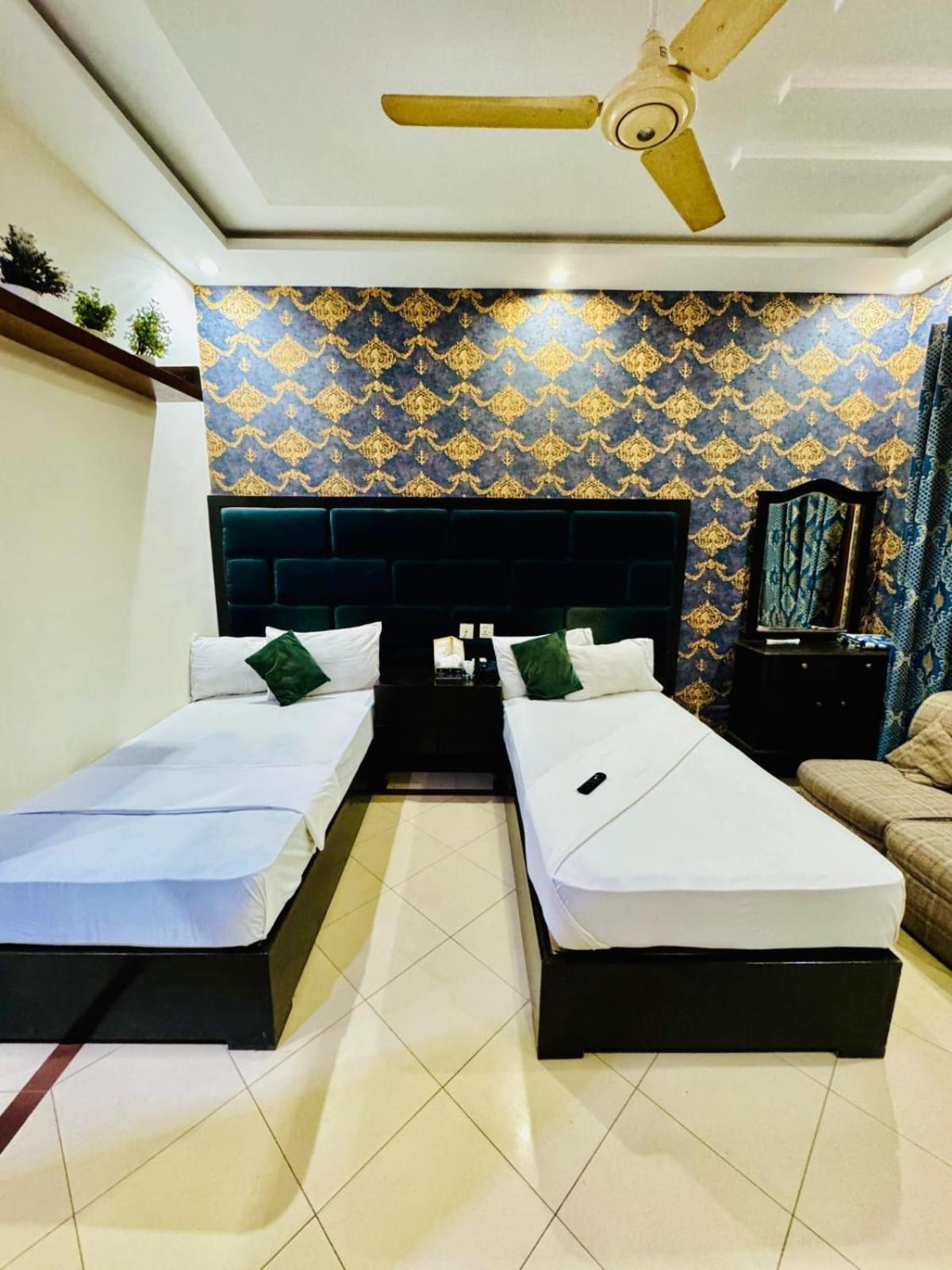 Hotel Pak Continental มุลตาน ภายนอก รูปภาพ