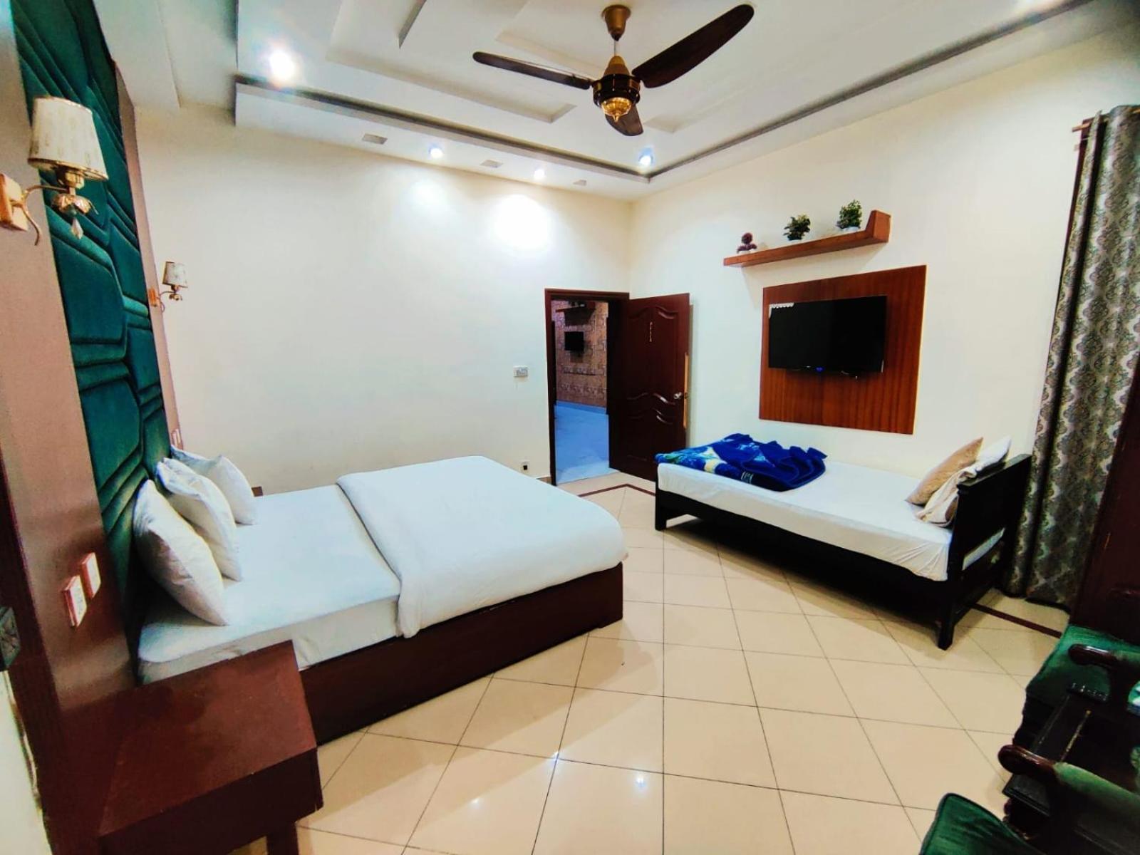 Hotel Pak Continental มุลตาน ภายนอก รูปภาพ