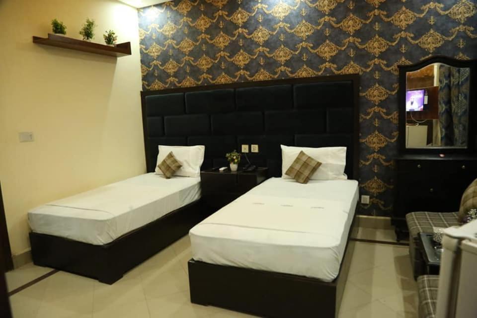 Hotel Pak Continental มุลตาน ภายนอก รูปภาพ