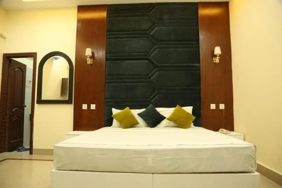 Hotel Pak Continental มุลตาน ภายนอก รูปภาพ